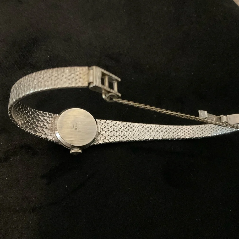 WOMENS vintage Rolex Watch Appraised and Authenticated - Picture 2 of 6